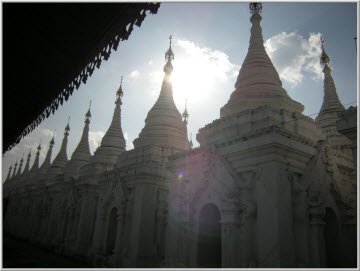 sutrainstupaspayamandalay.jpg